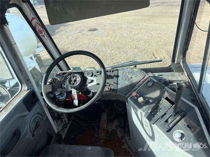 Ottawa Commando 30 4x2 Spotter Truck (Inoperable) ターミナルトラクター