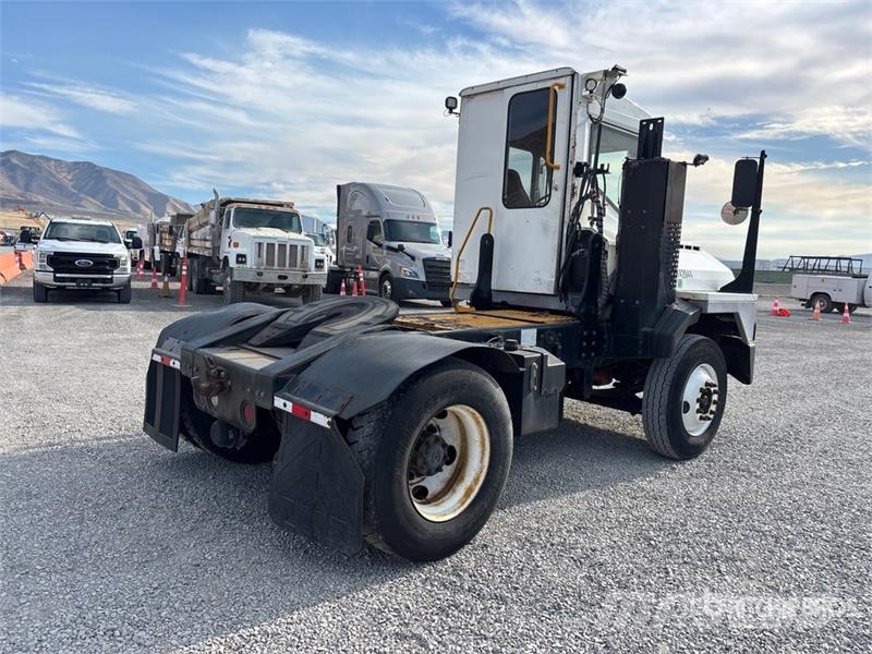 Ottawa Spotter Truck Терминальные тягачи