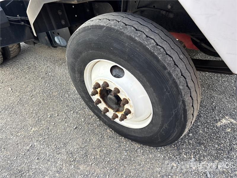 Ottawa Spotter Truck Терминальные тягачи