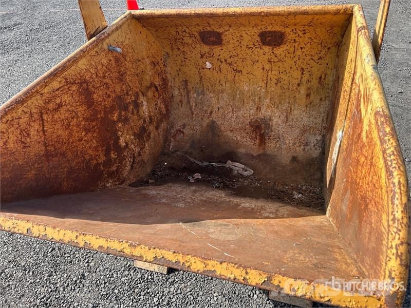  Paco SMLD 60 in Self-Dumping Hopper الحاويات والقواديس