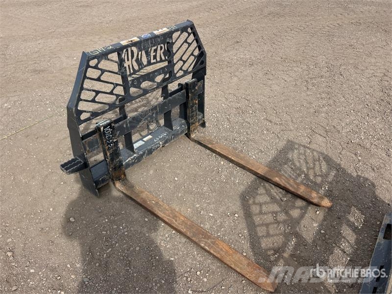 PALADIN 48 in Skid Steer Forks 叉