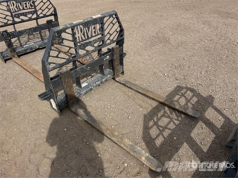 PALADIN 48 in Skid Steer Forks Gabeln