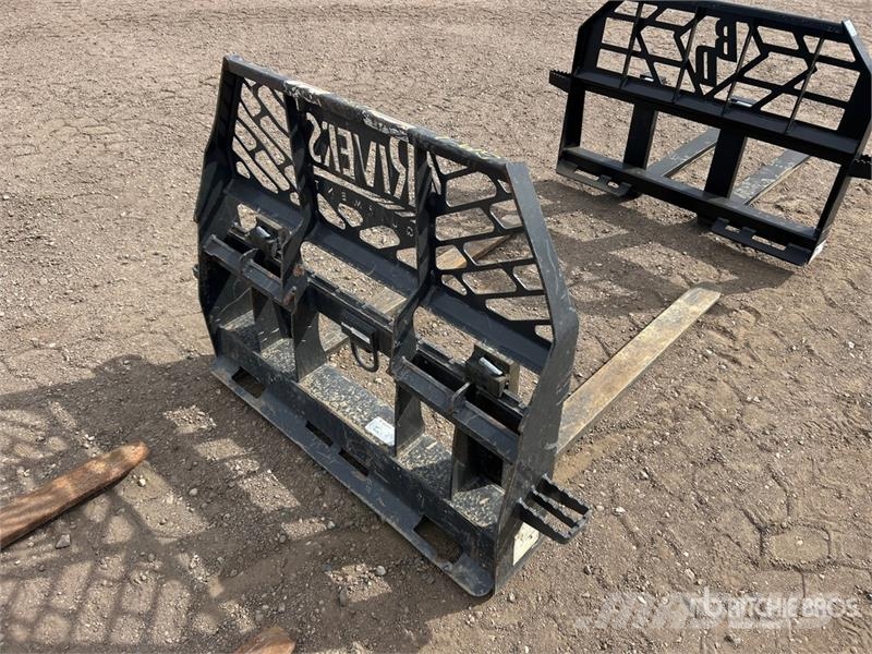 PALADIN 48 in Skid Steer Forks Gabeln