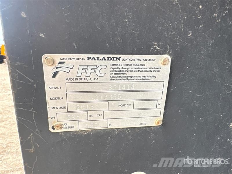 Paldin 173355 72 in Skid Steer Snow Blade スノーブレードとプラウ