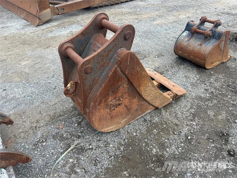 Peck 24 in Digging Excavator Bucket Kausi