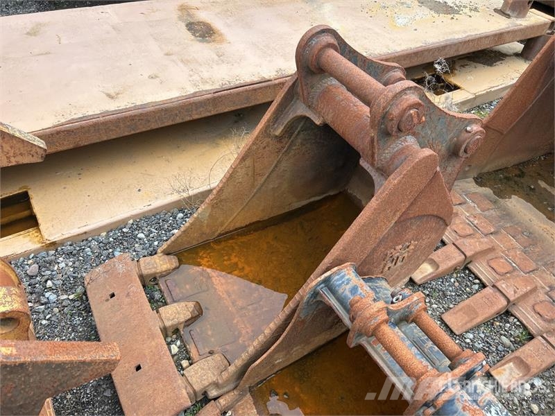 Peck 24 in Digging Excavator Bucket دلاء
