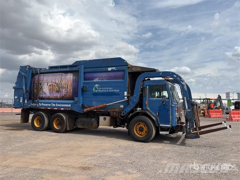 Peterbilt 320 Камиони за отпадъци