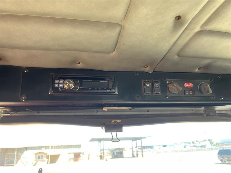 Peterbilt 320 6x4 Roll-Off Truck Skip loader trucks