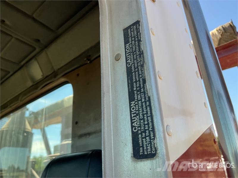 Peterbilt 320 6x4 Roll-Off Truck Skip loader trucks