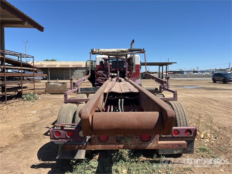 Peterbilt 320 6x4 Roll-Off Truck Skip loader trucks