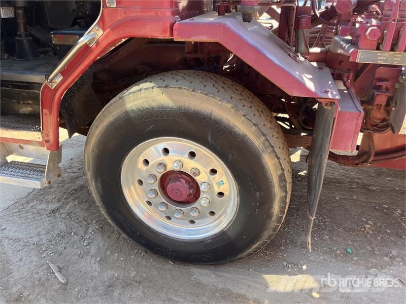Peterbilt 320 6x4 Roll-Off Truck Skip loader trucks