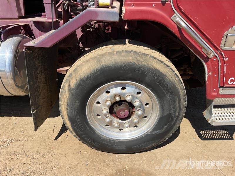 Peterbilt 320 6x4 Roll-Off Truck Skip loader trucks