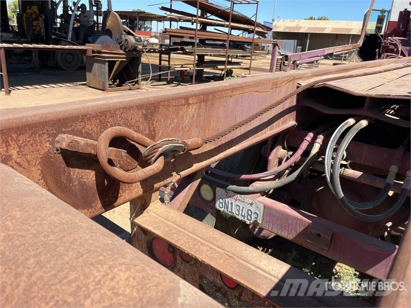 Peterbilt 320 6x4 Roll-Off Truck Skip loader trucks