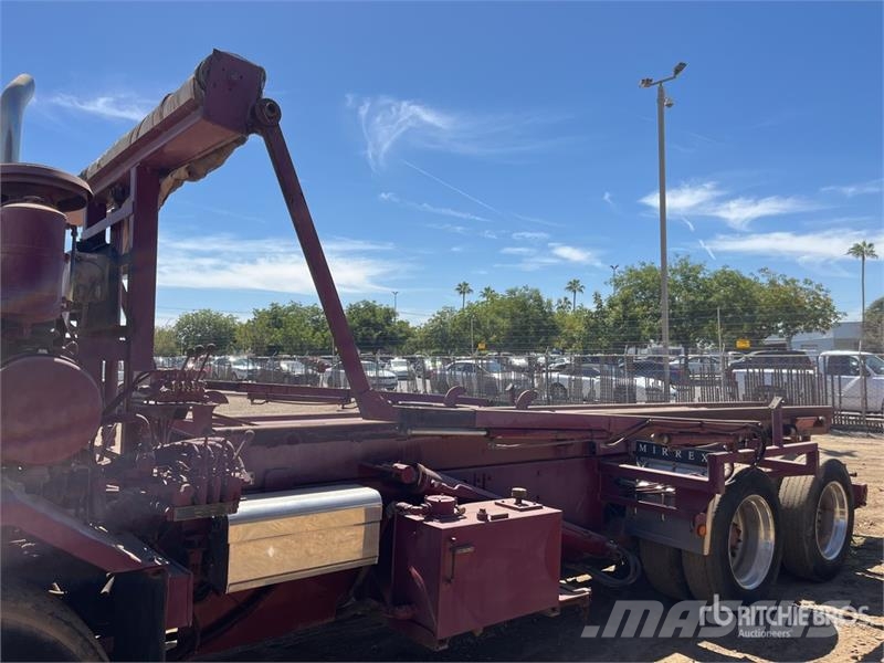 Peterbilt 320 6x4 Roll-Off Truck Skip loader trucks