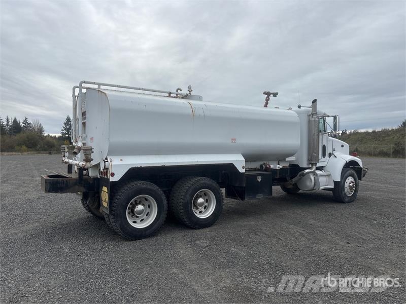 Peterbilt 330 Veepaagiga autod