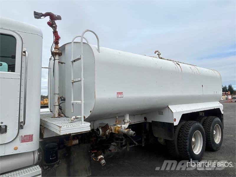 Peterbilt 330 Veepaagiga autod