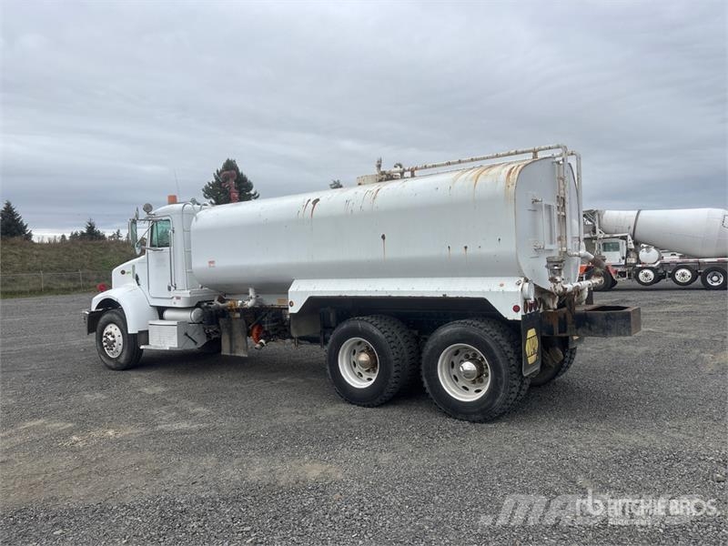Peterbilt 330 Veepaagiga autod