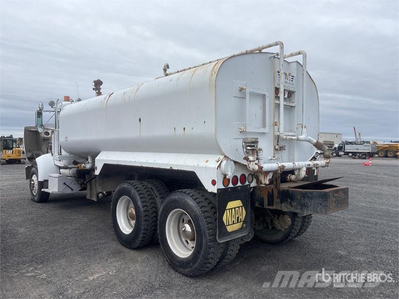 Peterbilt 330 Veepaagiga autod