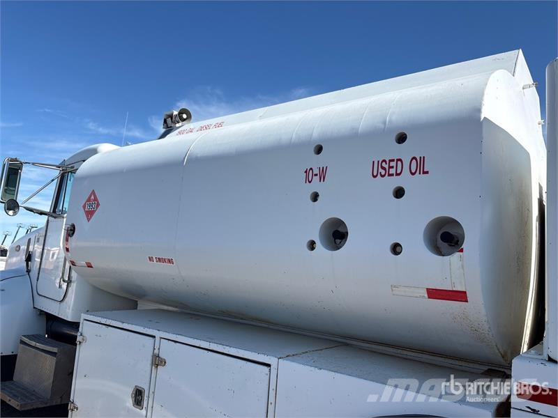 Peterbilt 330 6x4 Fuel and Lube Truck Tovornjaki cisterne