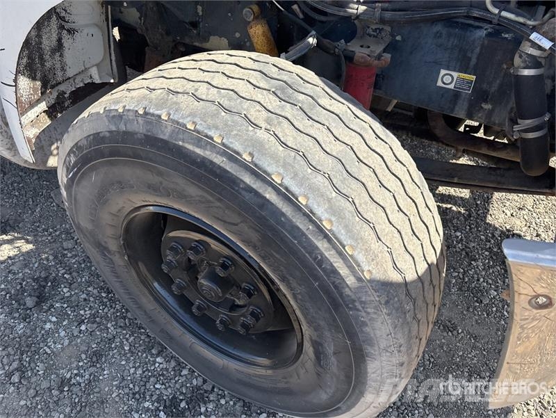 Peterbilt 335 Vesisäiliöautot