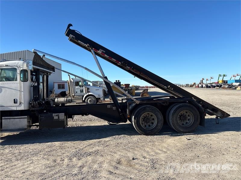 Peterbilt 335 Kipplader