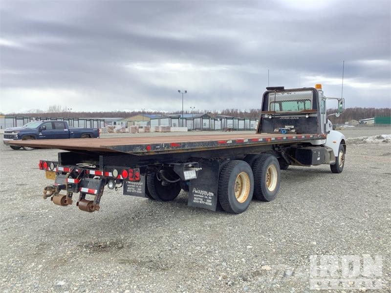 Peterbilt 335 Hinausautot