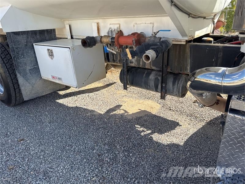 Peterbilt 335 Camion citerne à eau