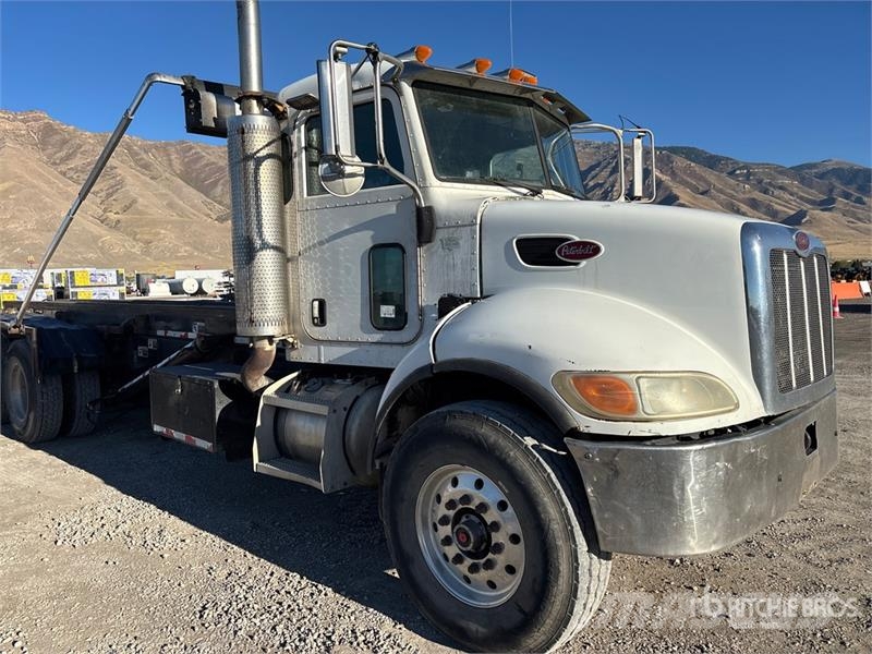 Peterbilt 335 Camion multibenne