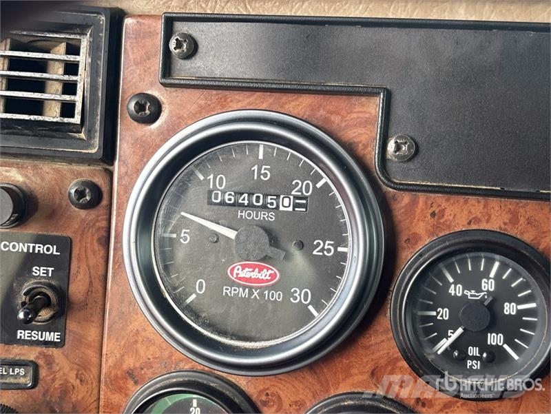 Peterbilt 335 Vákuum teherautok