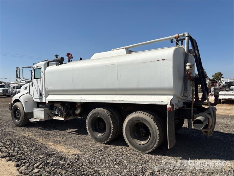 Peterbilt 335 Vesisäiliöautot