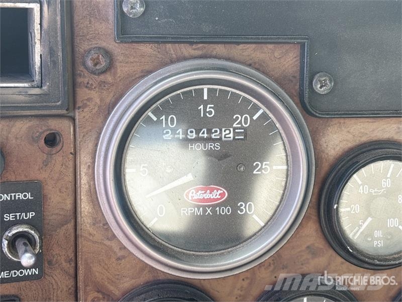 Peterbilt 335 Vesisäiliöautot