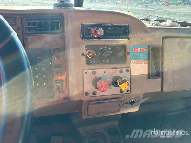 Peterbilt 335 Camion multibenne