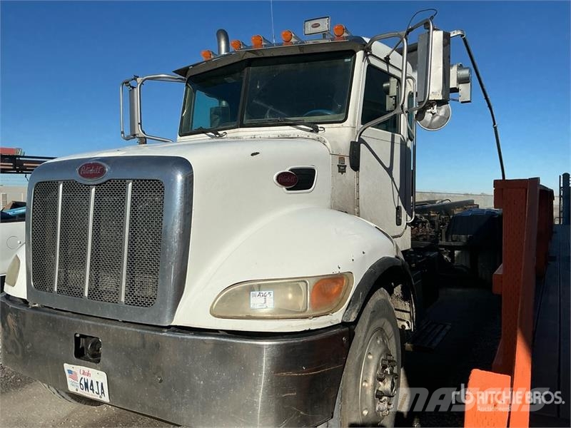 Peterbilt 335 Camion multibenne