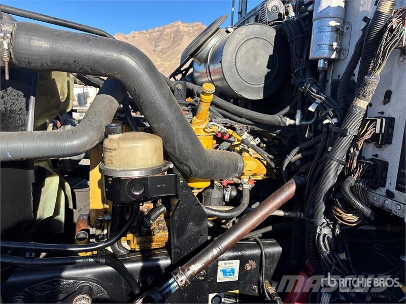 Peterbilt 335 Kipplader