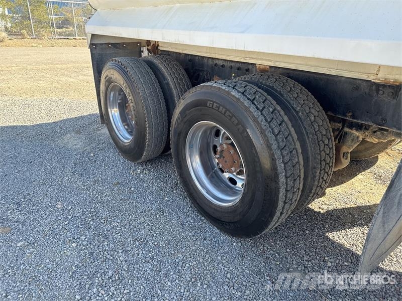 Peterbilt 335 Camion citerne à eau