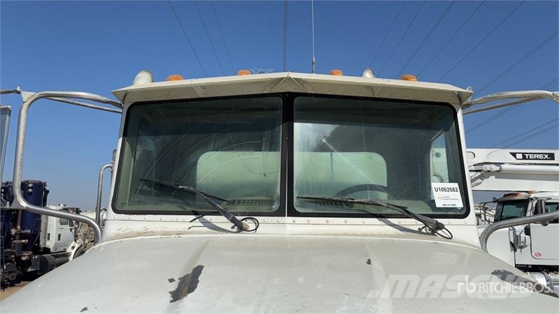 Peterbilt 335 Vesisäiliöautot