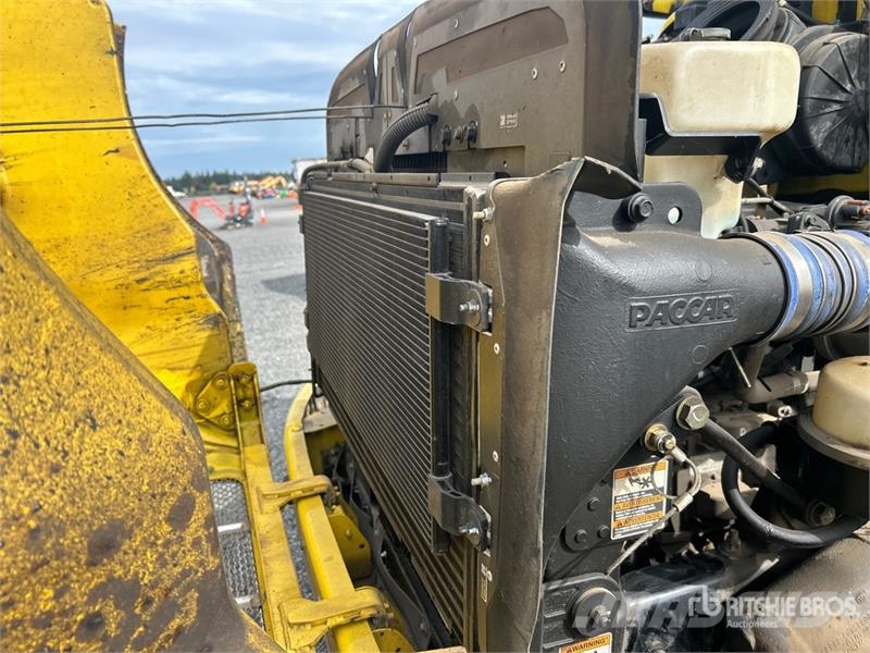 Peterbilt 337 Грузовики-цистерны