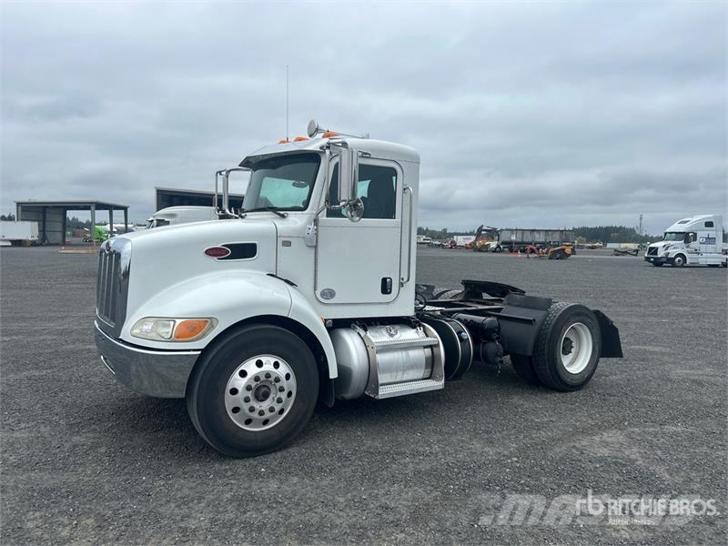 Peterbilt 337 وحدات الجر
