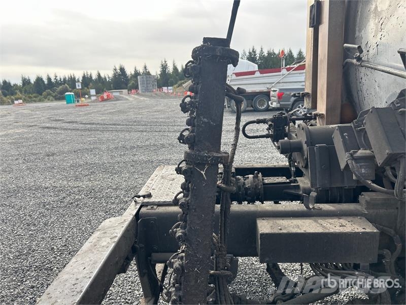 Peterbilt 337 Грузовики-цистерны