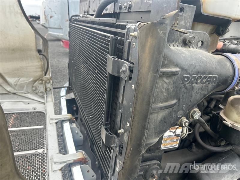 Peterbilt 337 وحدات الجر