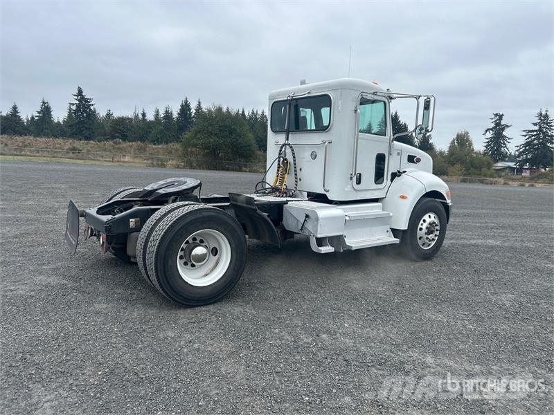 Peterbilt 337 وحدات الجر