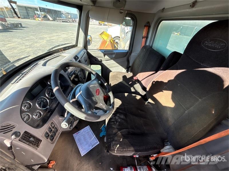 Peterbilt 337 Camion cassonati