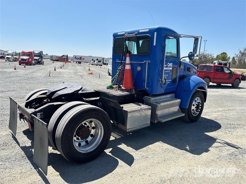 Peterbilt 337 Camiones tractor