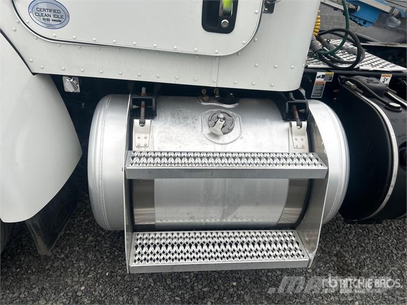 Peterbilt 337 وحدات الجر
