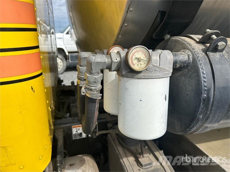 Peterbilt 337 Грузовики-цистерны