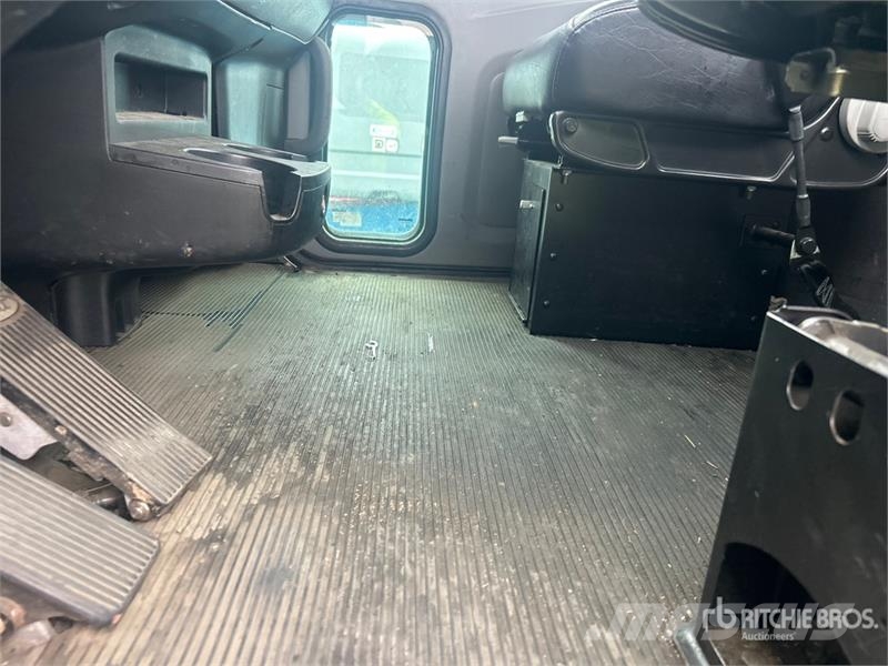 Peterbilt 337 وحدات الجر