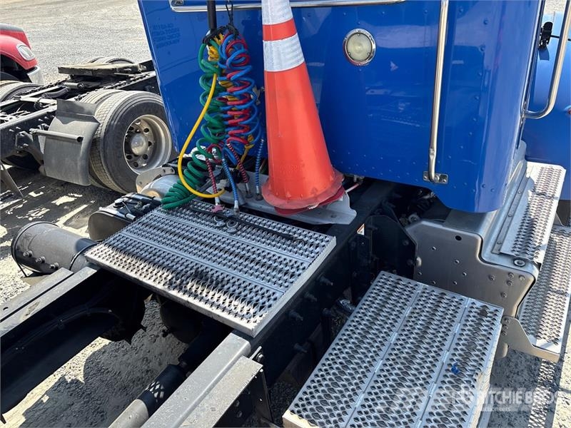 Peterbilt 337 Camiones tractor
