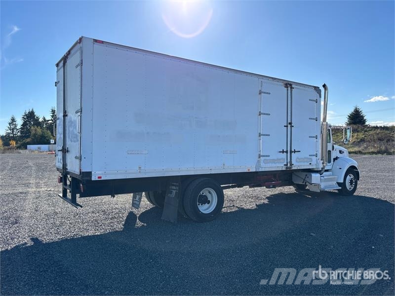 Peterbilt 337 Camion cassonati
