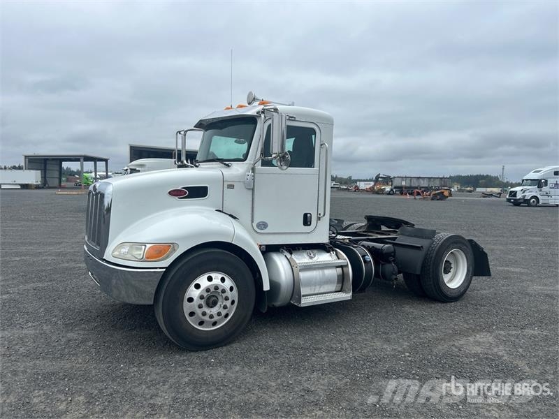 Peterbilt 337 وحدات الجر