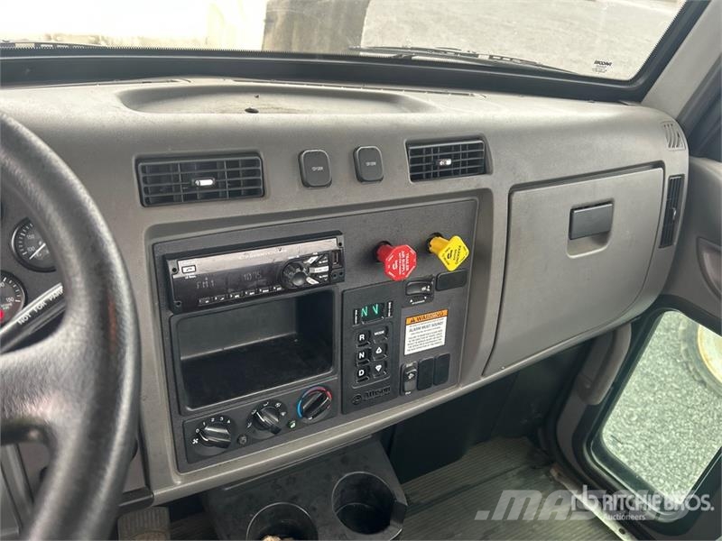 Peterbilt 337 وحدات الجر
